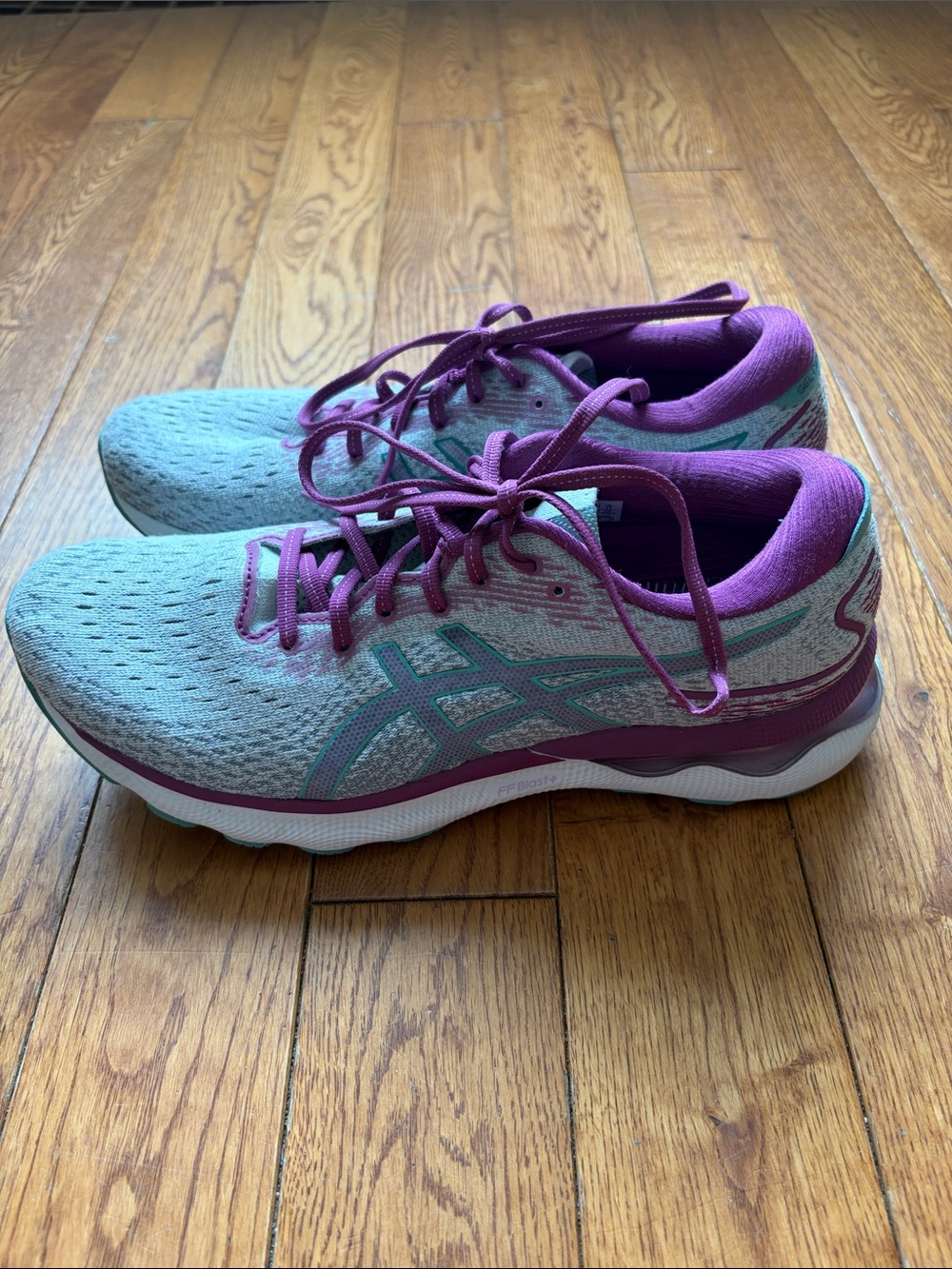 ASICS Women's Gel-Nimbus 24 Running Shoes in Light Gray and Purple